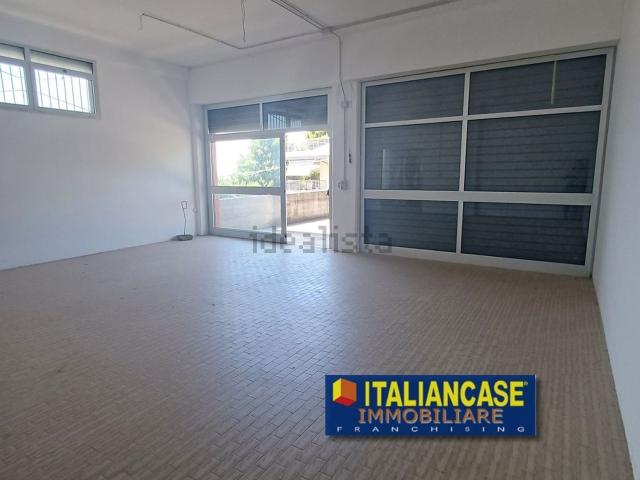 Locale in affitto di 168 m² in Via della Madonnuccia, 39