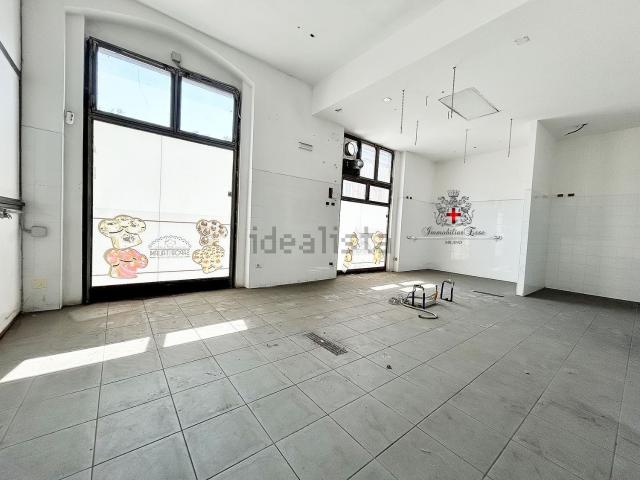 Locale in affitto di 168 m² in Via Novara, 216