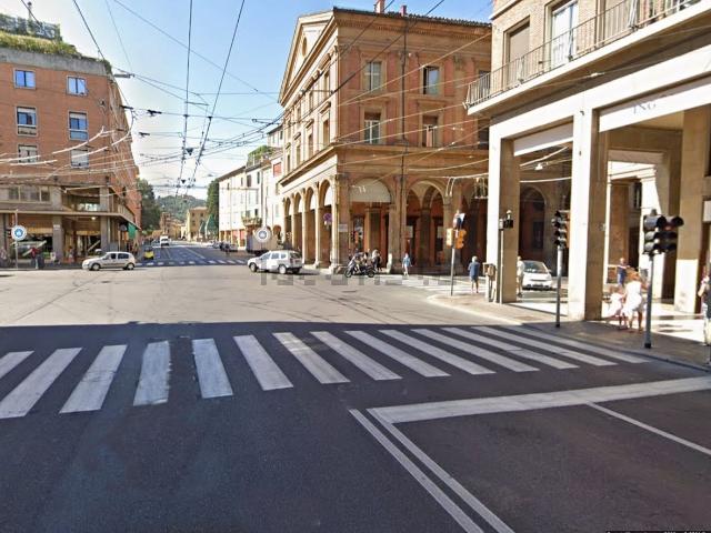 Locale in affitto di 169 m² in Via Ugo Bassi