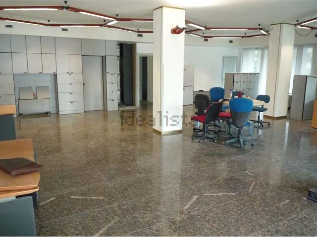 Locale in affitto di 170 m²