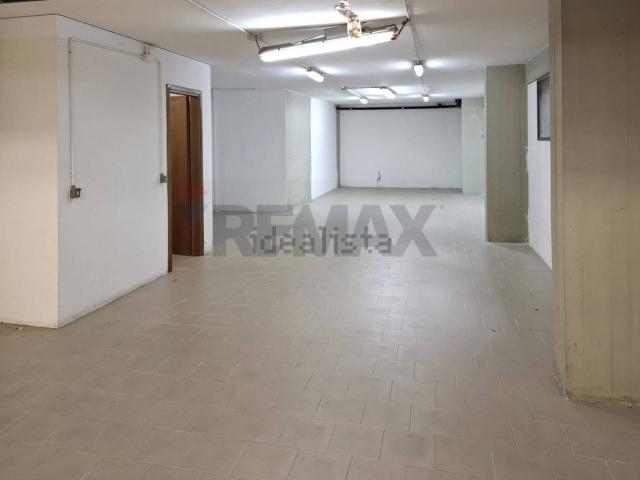 Locale in affitto di 170 m²