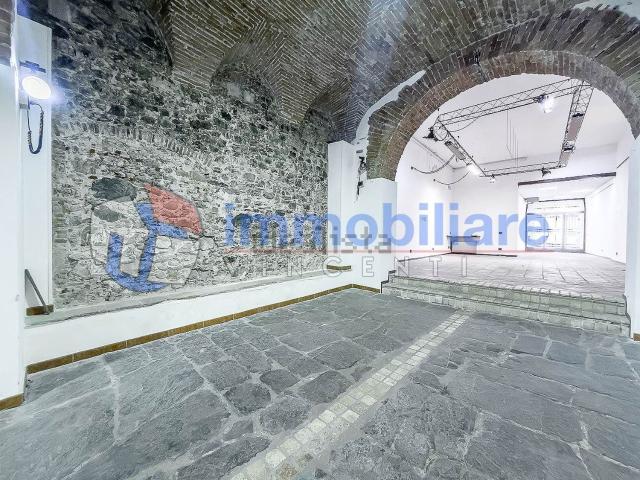 Locale in affitto di 170 m²
