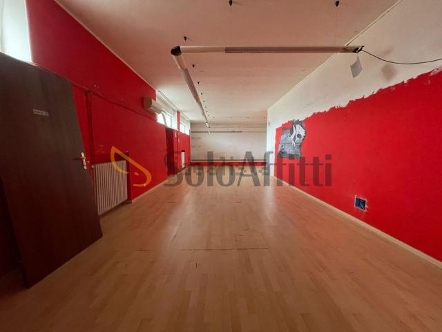 Locale in affitto di 170 m²