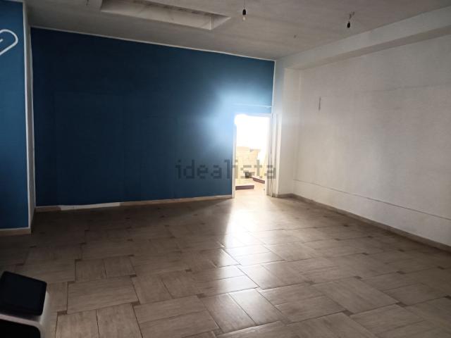 Locale in affitto di 170 m²
