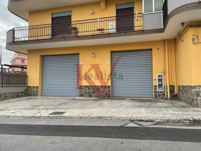 Locale in affitto di 170 m² in Via Aia Scarpaci, 34