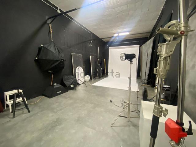 Locale in affitto di 170 m² in Via Giacomo Matteotti
