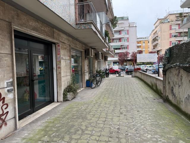 Locale in affitto di 170 m² in Via Gregorio VII, 158