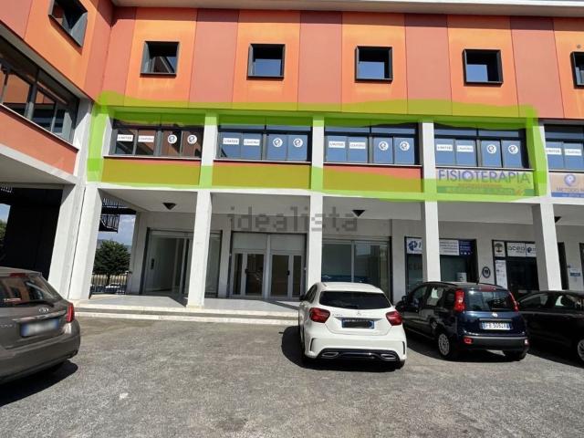 Locale in affitto di 170 m² in Via della Longarina