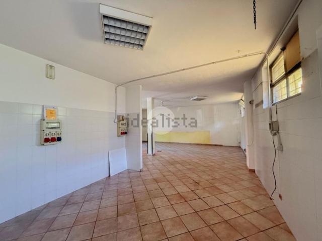 Locale in affitto di 170 m² in Via Filippo Corridoni, 1