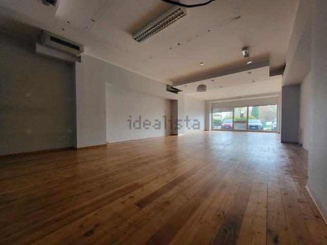 Locale in affitto di 170 m² in Via Monte Acuto