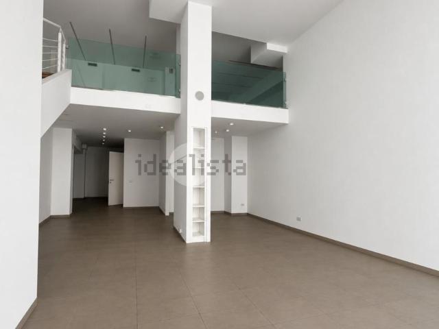 Locale in affitto di 170 m² in Via Sant&apos Orsola