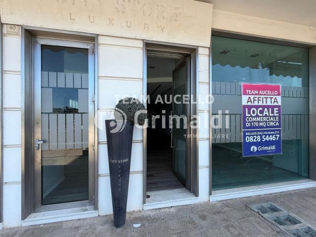 Locale in affitto di 170 m² in Via Roma, 40