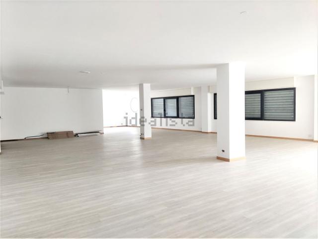 Locale in affitto di 170 m² in Via Valdagno, 35