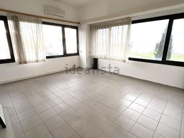 Locale in affitto di 172 m² in Via Tosco Romagnola