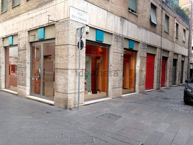 Locale in affitto di 172 m² in Corso Vecchio, 71