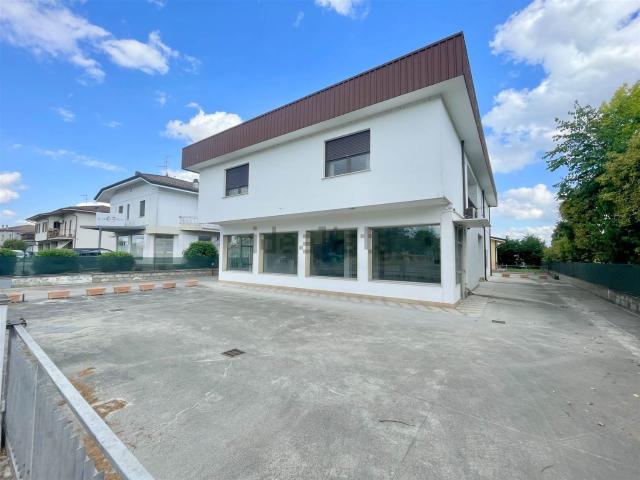 Locale in affitto di 173 m²