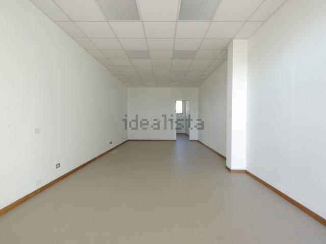 Locale in affitto di 175 m²