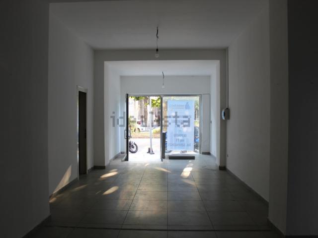 Locale in affitto di 175 m² in Via G. Garibaldi, 126