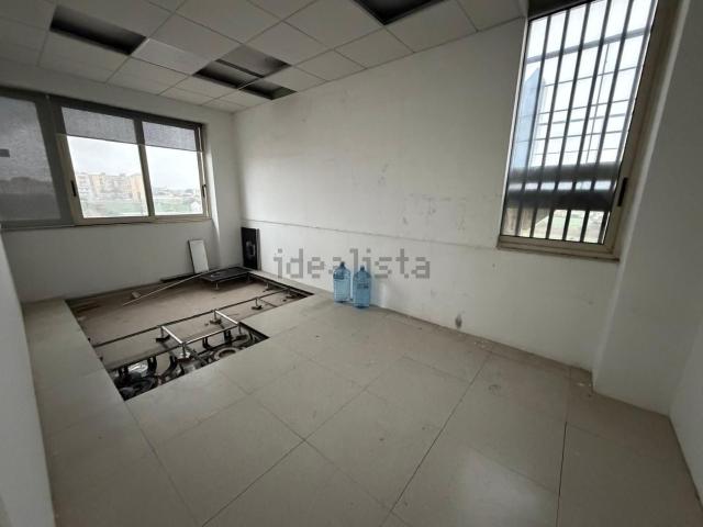 Locale in affitto di 175 m² in Via Salice, 78