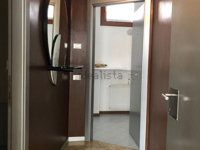 Locale in affitto di 175 m² in Via Sant&apos Eurosia