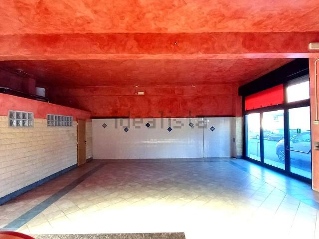 Locale in affitto di 175 m² in Via Stelvio