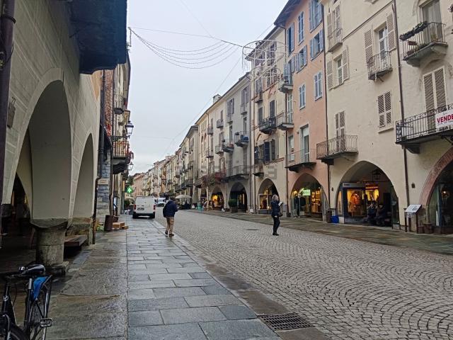 Locale in affitto di 175 m² in Via Roma, 27