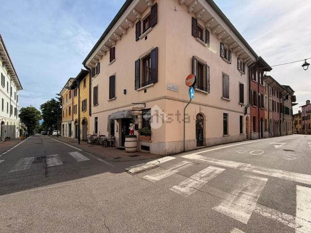 Locale in affitto di 175 m² in Via Vittorio Veneto, 1