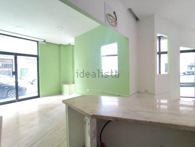 Locale in affitto di 176 m² in Via Castello