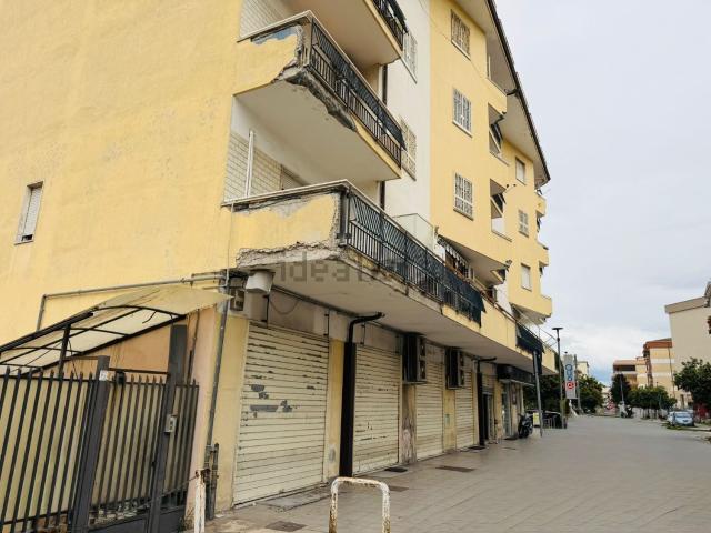 Locale in affitto di 178 m²