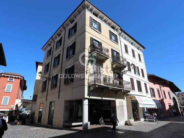 Locale in affitto di 178 m² in Piazza Giuseppe Malvezzi, 23