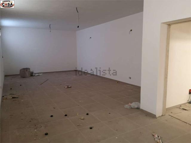 Locale in affitto di 180 m²