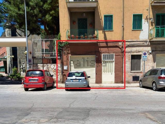 Locale in affitto di 180 m² in Via Concetto Marchesi, 46