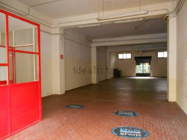 Locale in affitto di 180 m² in Via cupello, 30