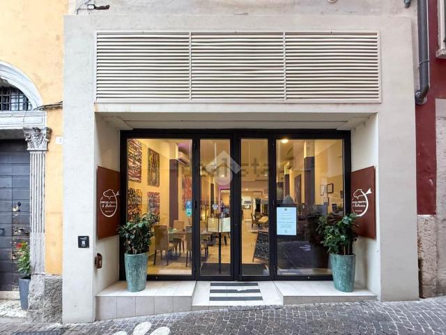 Locale in affitto di 180 m² in Via Gerolamo Fantoni, 5