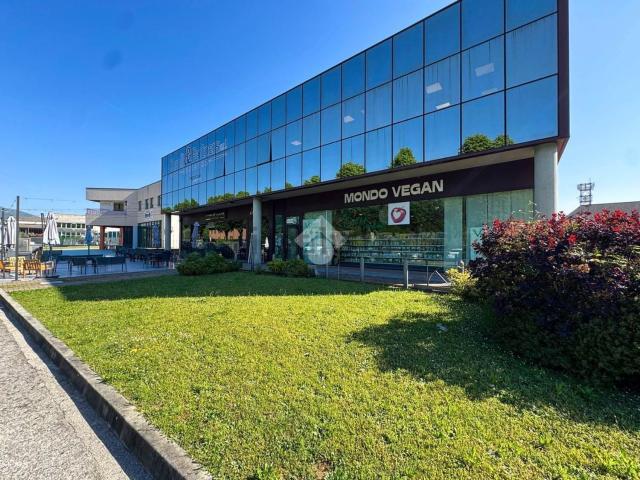 Locale in affitto di 180 m² in Via Giulio Natta, 18