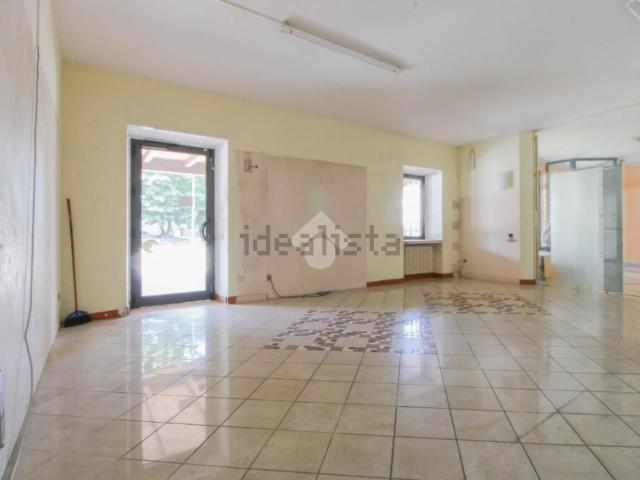 Locale in affitto di 180 m² in Via Ossanesga