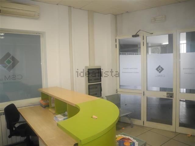 Locale in affitto di 180 m² in Via Lungo Arno