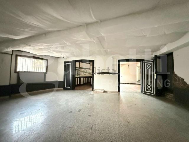 Locale in affitto di 180 m² in Via Montegranatico, 2