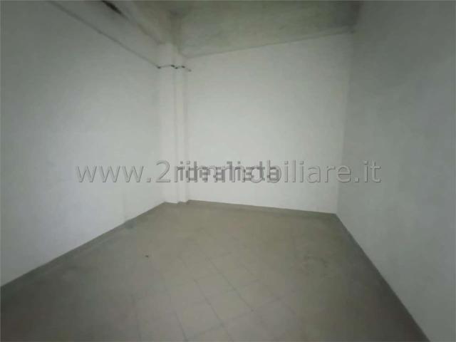 Locale in affitto di 180 m² in Via Salemi