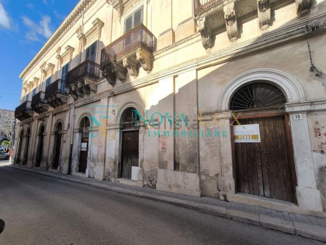 Locale in affitto di 180 m² in Via San Giuseppe, 10