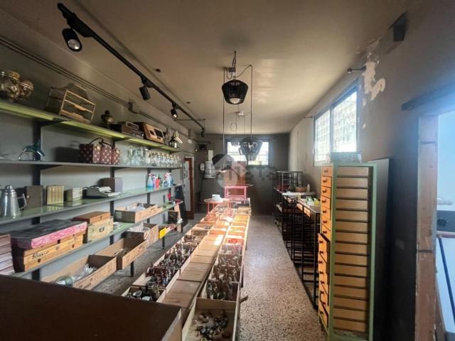 Locale in affitto di 180 m² in Via Roma, 113