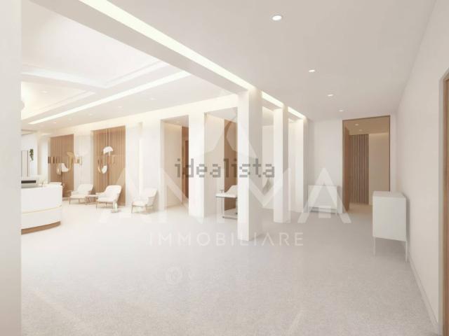 Locale in affitto di 180 m² in Via Romana Aponense