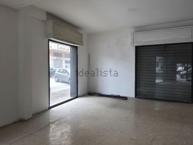 Locale in affitto di 180 m² in Viale Amerigo Vespucci