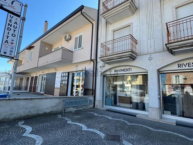 Locale in affitto di 180 m² in Viale dei Mille