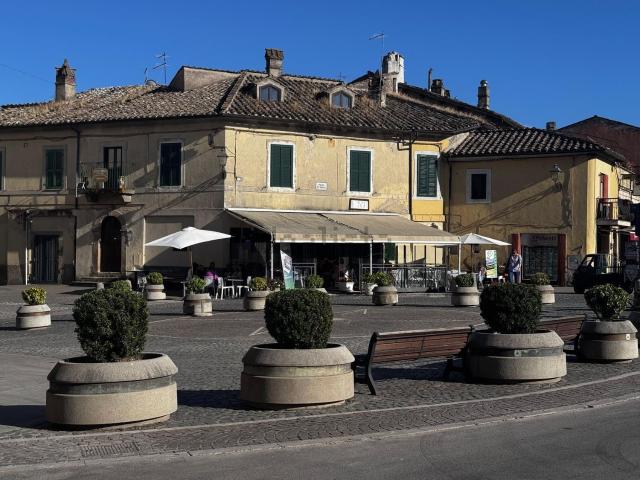 Locale in affitto di 180 m² in Piazza Claudia, 13