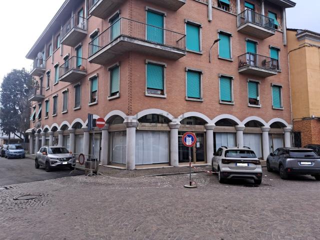 Locale in affitto di 180 m² in Piazza Vittorio Emanuele II&apos , 47