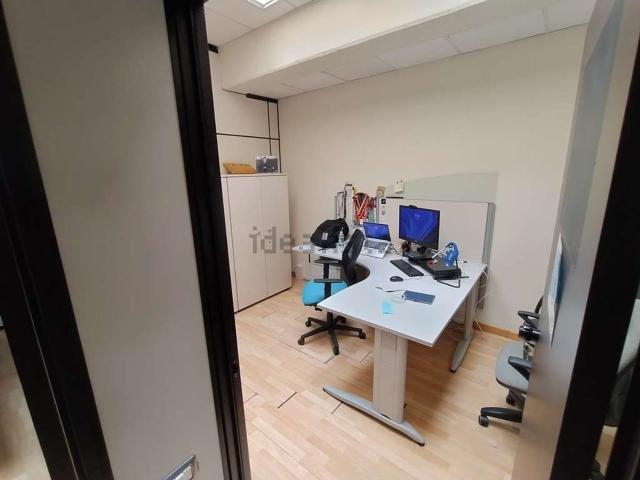 Locale in affitto di 181 m² in Viale Virgilio
