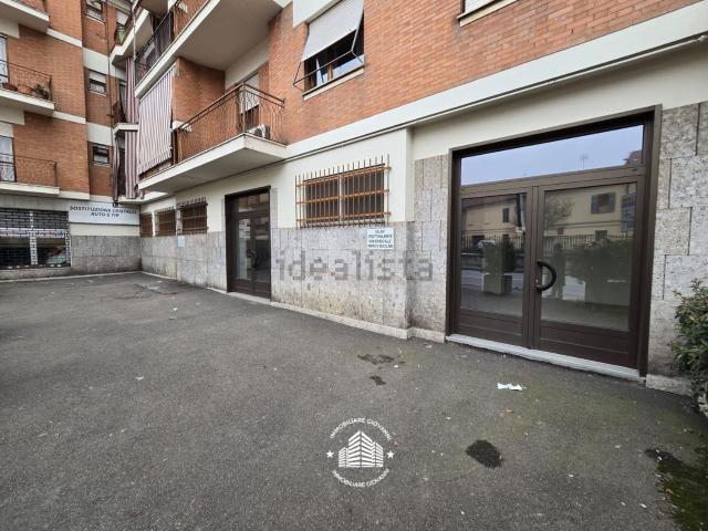 Locale in affitto di 184 m² in Via Monte Rainero, 39