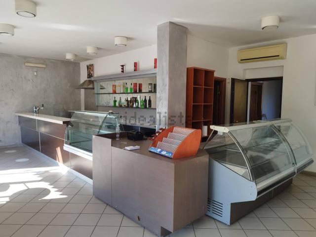 Locale in affitto di 185 m² in Via ARCELLA