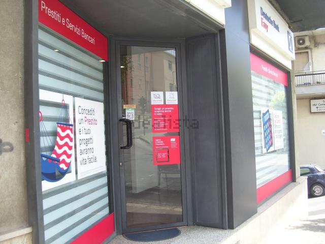 Locale in affitto di 185 m² in Via Archimede, 155